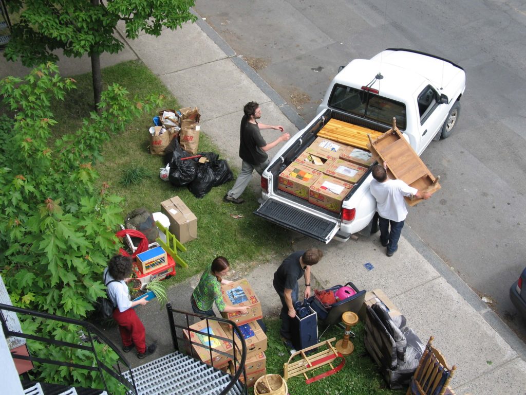 Moving day is one of the things to know before traveling to Montreal