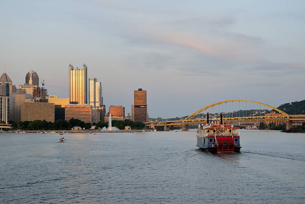 Riverboat cruise Pittsburgh